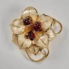 ヴィンテージ ブローチ 花モチーフ ゴールド レトロ マーブル 樹脂 赤石