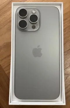 Apple iPhone 15 Pro Max 本体　SIMフリー