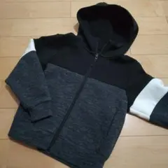 ドライ　スウェット　フルジップ フード付きパーカー 120サイズ