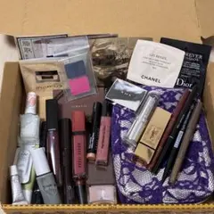 【おまとめ】コスメまとめ売り コスメまとめ売り CANMAKE CEZANNE ETUDE ZEESEA CLIO アイシャドウ