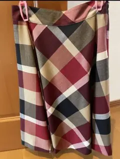 【クリーニング済】 BLUE LABELひざ丈スカート