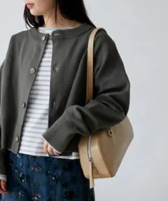 【美品】グレー ニットカーディガン ボタン付き