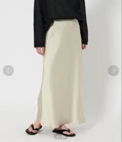 【Spick ＆ Span】アイボリー サテン フレアスカート ロングスカート