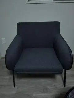 グレーのモダンファブリックソファ