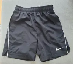 NIKE　子ども用半ズボン　Mサイズ