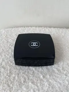 公*o様 プードゥル ルミエール 10アイヴォリーゴールド　CHANEL