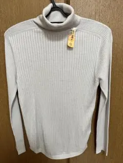 リブ編み タートルネックセーター 長袖ライトグレー