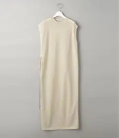 スリットワンピースベージュ ビューティーアンドユース