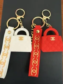 CHANEL ミニバッグ型キーホルダー 2色セット