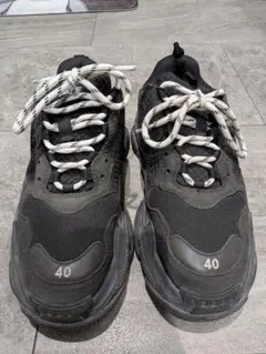 メンズ　BALENCIAGA Triple S スニーカー ブラック 40のサムネイル