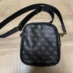 GUESS ショルダーバッグ モノグラム柄