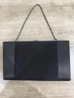 ★美品★ブラックプリーツパーティークラッチバッグ チェーン付