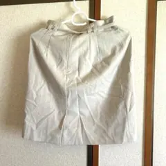 ベージュ タイトスカート ベルト付き ひざ丈 台形