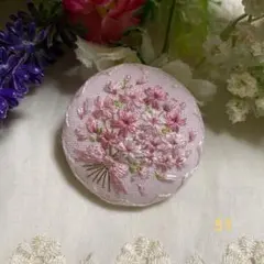 ハンドメイドくるみボタン刺繍ブローチ♡桜の花束