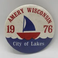 70s　ヴィンテージ　缶バッジ　AMERY WISCONSIN　湖　ヨット　帆船のサムネイル