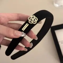 ブラック カチューシャ ベロア カメリア 上品 大人可愛い パーティー 韓国のサムネイル