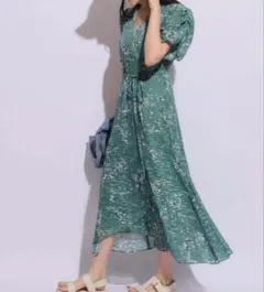 【昨年発売】マイストラーダ　カシュクールプリントワンピ