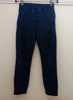 ユニクロ ウルトラストレッチ 黒　長パンツ　140cm
