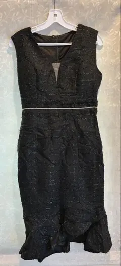 dAZZY 黒 Vネック フィット＆フレアドレス L