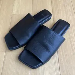 STUDIOUS CITY レザーフラットサンダル 黒 1のサムネイル
