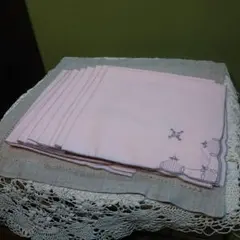 ピンク、縁グレーカットワーク付きランチョンマット8枚(新品)