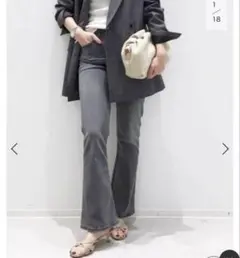 ブラック　3×1/スリーバイワン　Cropped Flare Denimのサムネイル