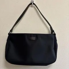 agnes b. アニエスベー ワンショルダー 黒　ナイロンハンドバッグのサムネイル