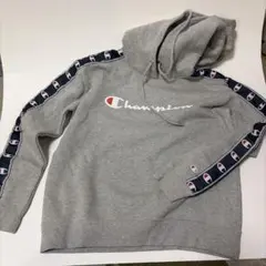Champion グレー パーカー ロゴテープ付き