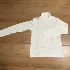 UNIQLO ホワイト タートルネック 長袖トップス