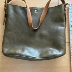 レザー ショルダーバッグ オリーブのサムネイル