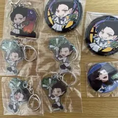 吸血鬼すぐ死ぬ　半田桃　アクリルキーホルダー　缶バッジ　8個