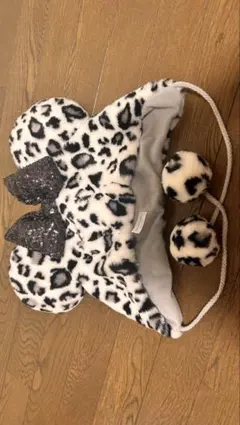 ヒョウ柄フリース帽子 グリッターリボン付き