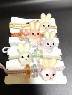 うさぎのモチーフが可愛らしいヘアゴム5個セットです。お子様のヘアアレンジに♥