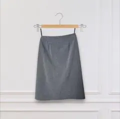 【未使用タグ付き】ユニクロ ストレッチフレアひざ丈スカート グレー