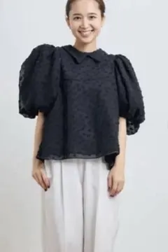 2025年最新】yori ブラウス shiroconの人気アイテム - メルカリ