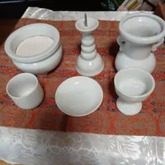 白い陶器の仏具セット