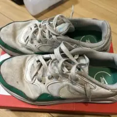 Nike スニーカー緑　Nike Air Maxオレンジ　セット