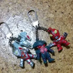 ウルトラマンゼアス・ベンゼン星人　ウルトラマンガイア・戦闘機　キーホルダーセット