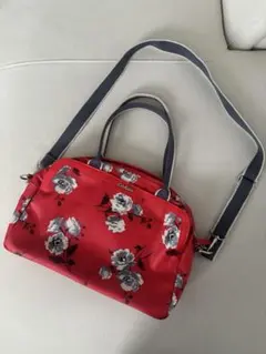 赤色フラワー柄ショルダーバッグ