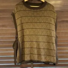 幾何学模様ブラウンベスト サイドリボン付き