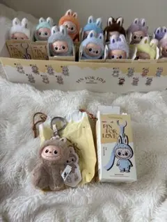 正規品 PIN FOR LOVE ラブブ　イニシャル　B 新品 ポップマート
