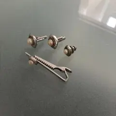 ネクタイピン カフスボタン ピンバッジ セット パール調　値下げ❣️