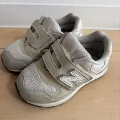 New Balance キッズスニーカー ライトグレー