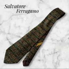 美品　フェラガモ　ネクタイ　クラシック　シルク　 緑　イタリア製　クラヴァット