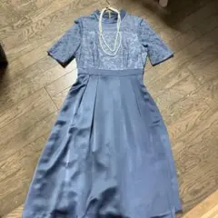 レーストップの青いAラインドレス　結婚式