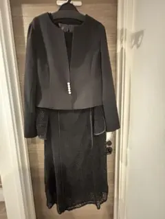 新品　ブラックジャケットとレースドレスセット