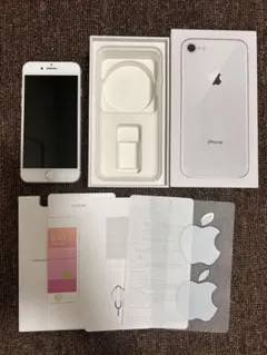 Apple iPhone 8 シルバー 本体