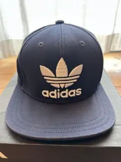 adidas ネイビー キャップ スナップバック