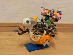 ワンピース ワールドコレクタブルフィギュア ミニメリー号 ATTACKセット