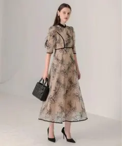 LEJA パイピングハイネック花柄ラメレースワンピースドレス ベージュ Sサイズ
